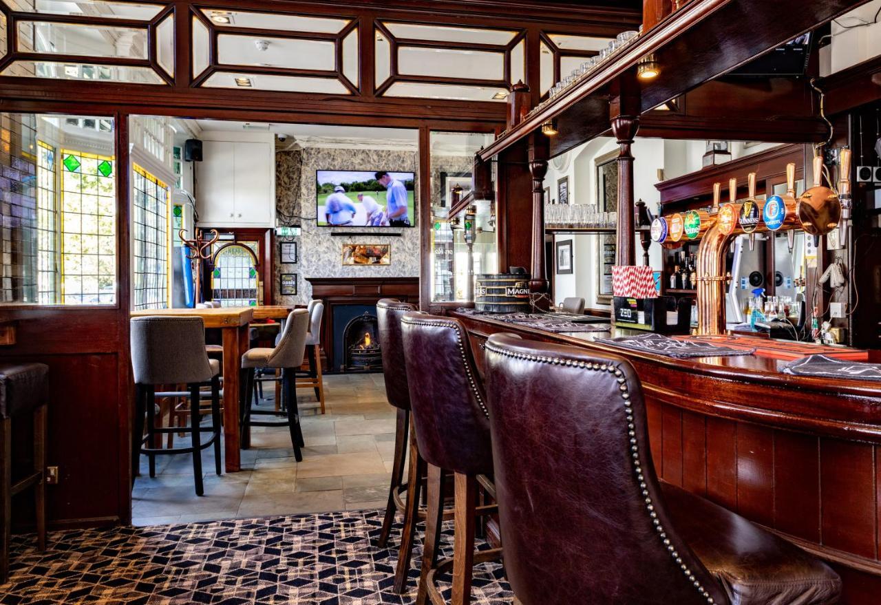 Black Lion Surbiton Exteriér fotografie